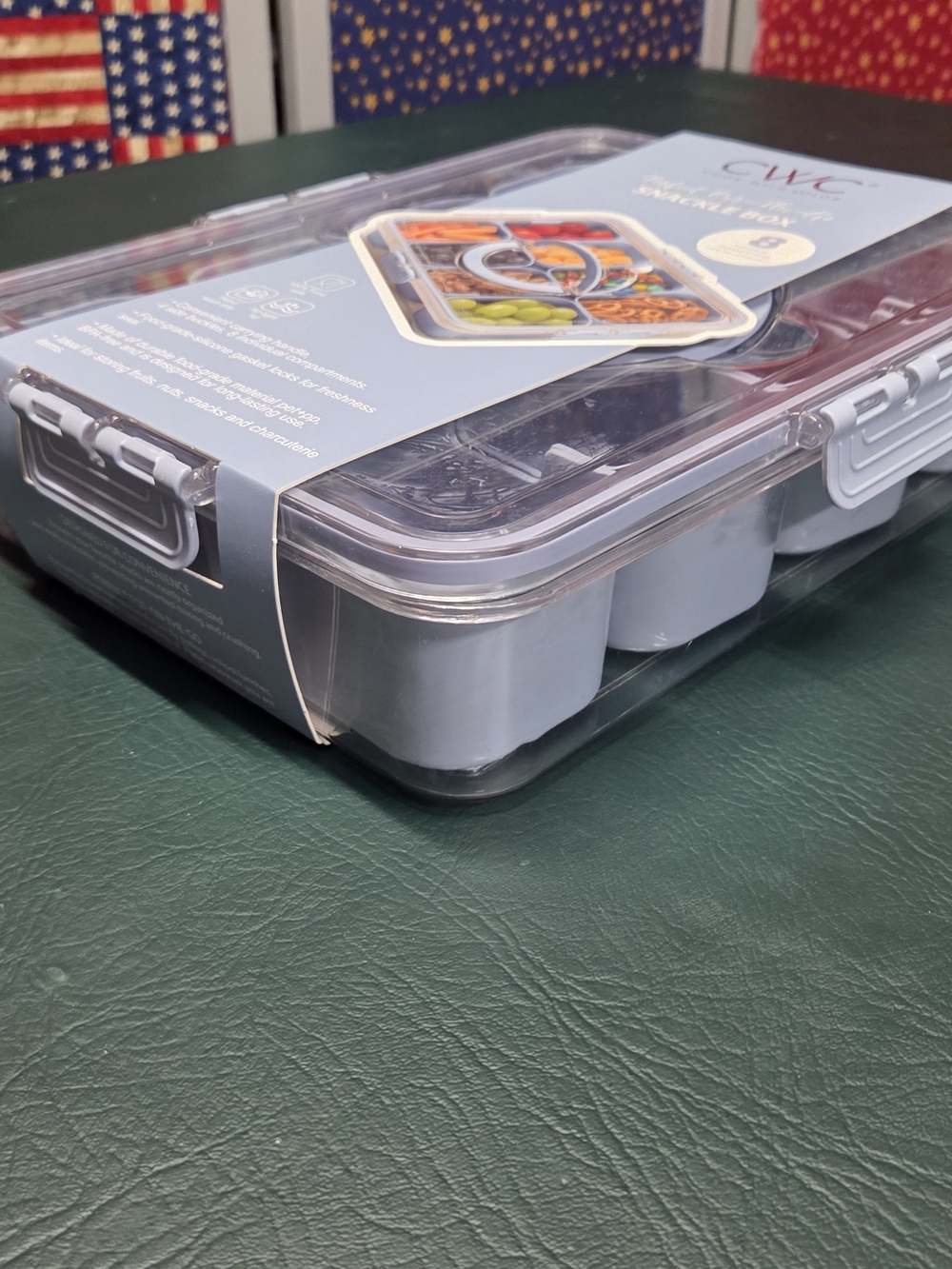 **Nwt- Perfect On-The-Go Snackle Box - Clear 8-Compartment** - Picture 7 of 8